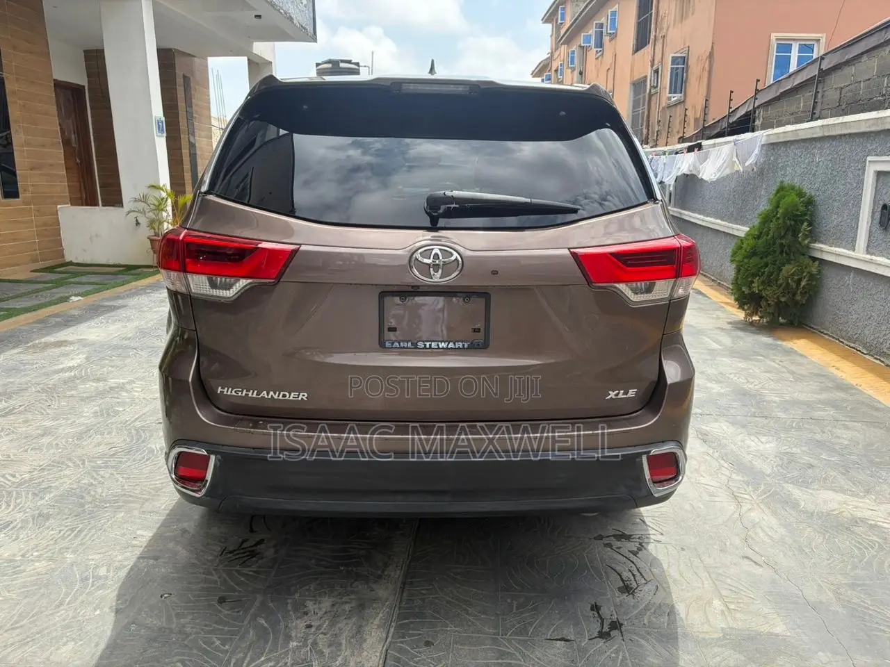 Toyota Highlander XLE 4x2 V6 (3.5L 6cyl 8A) 2018 Gray