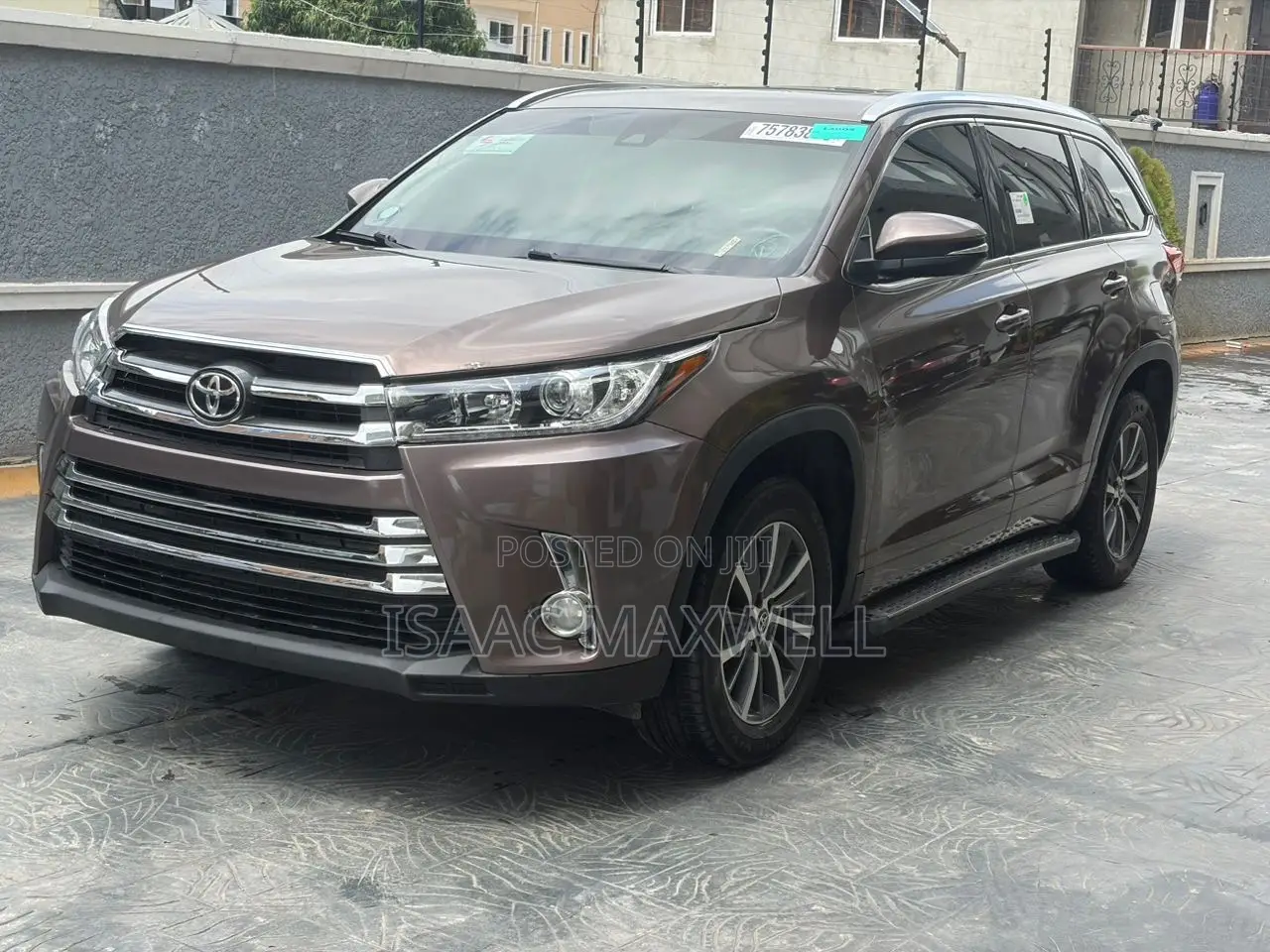 Toyota Highlander XLE 4x2 V6 (3.5L 6cyl 8A) 2018 Gray