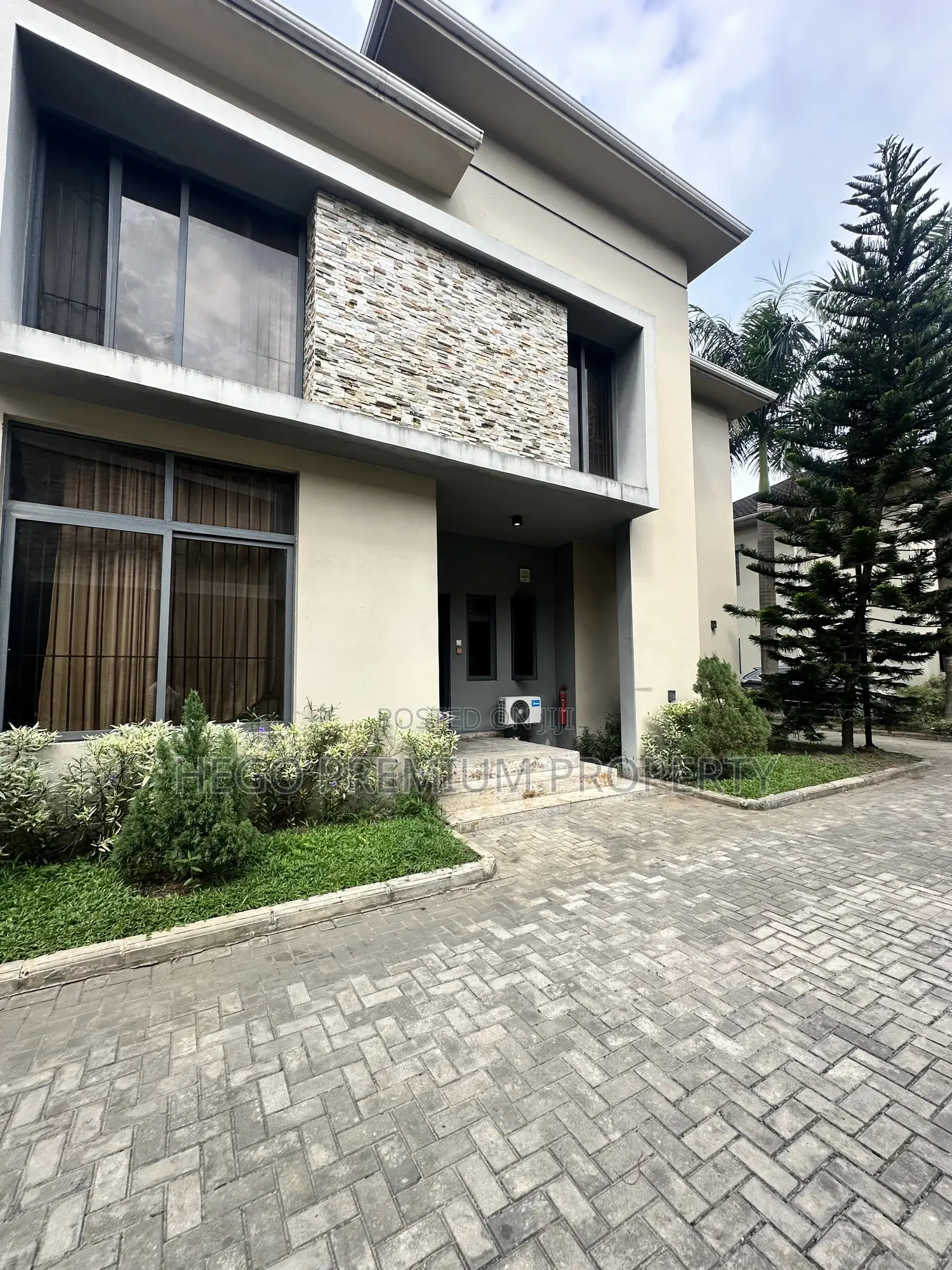 4bdrm Duplex in Rainbow Estate, Abuloma for rent