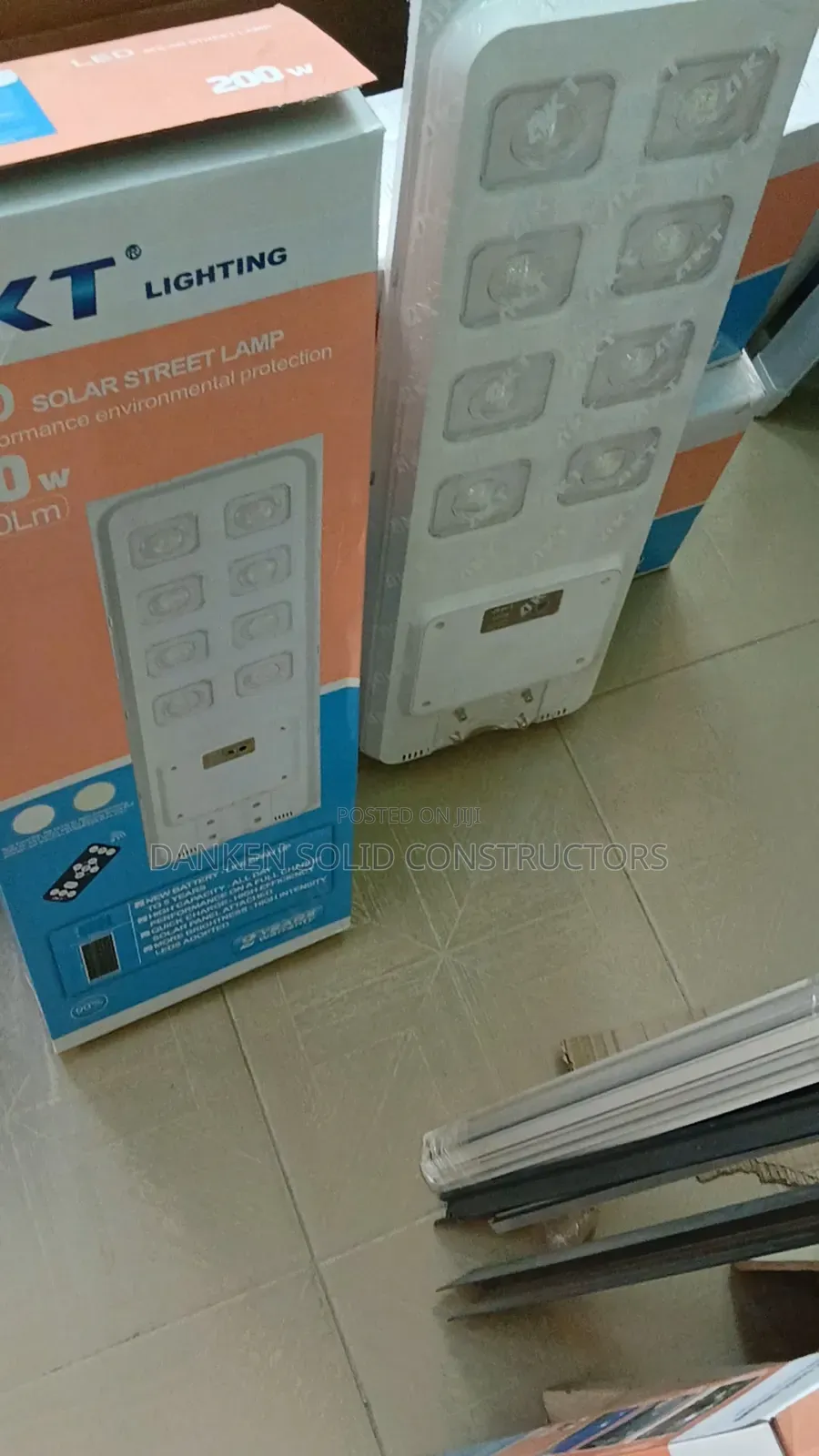 200 Watts New Akt Solar Streetlights