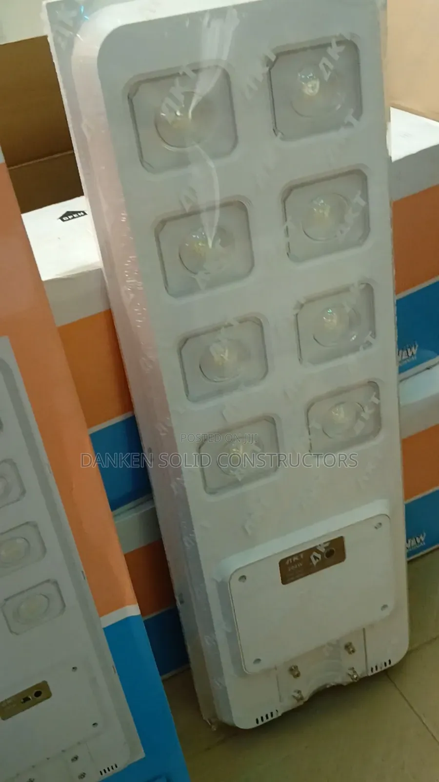 200 Watts New Akt Solar Streetlights
