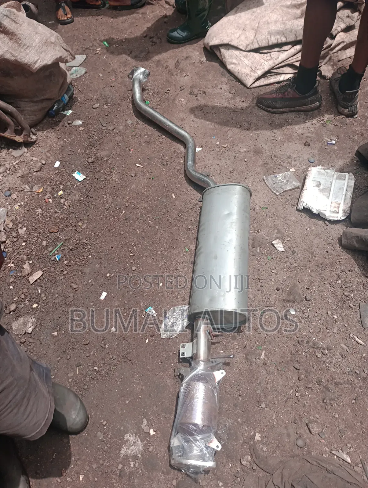 Brand New Center Exhaust Pot With Catalyst for Lexus Rx300