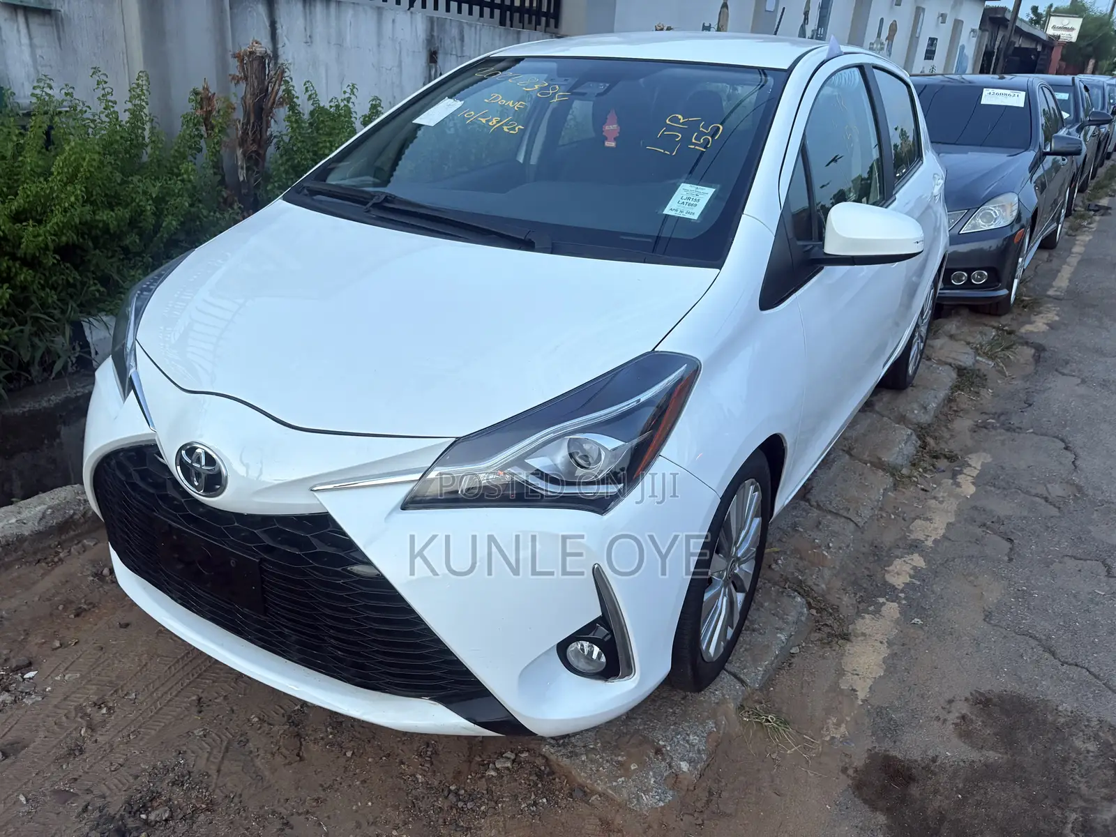 Toyota Yaris L Hatchback 5dr 2017 White