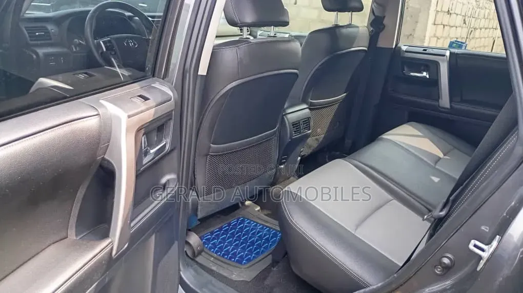 Toyota 4-Runner SR5 4dr SUV 4WD (4.0L 6cyl 5A) 2015 Gray