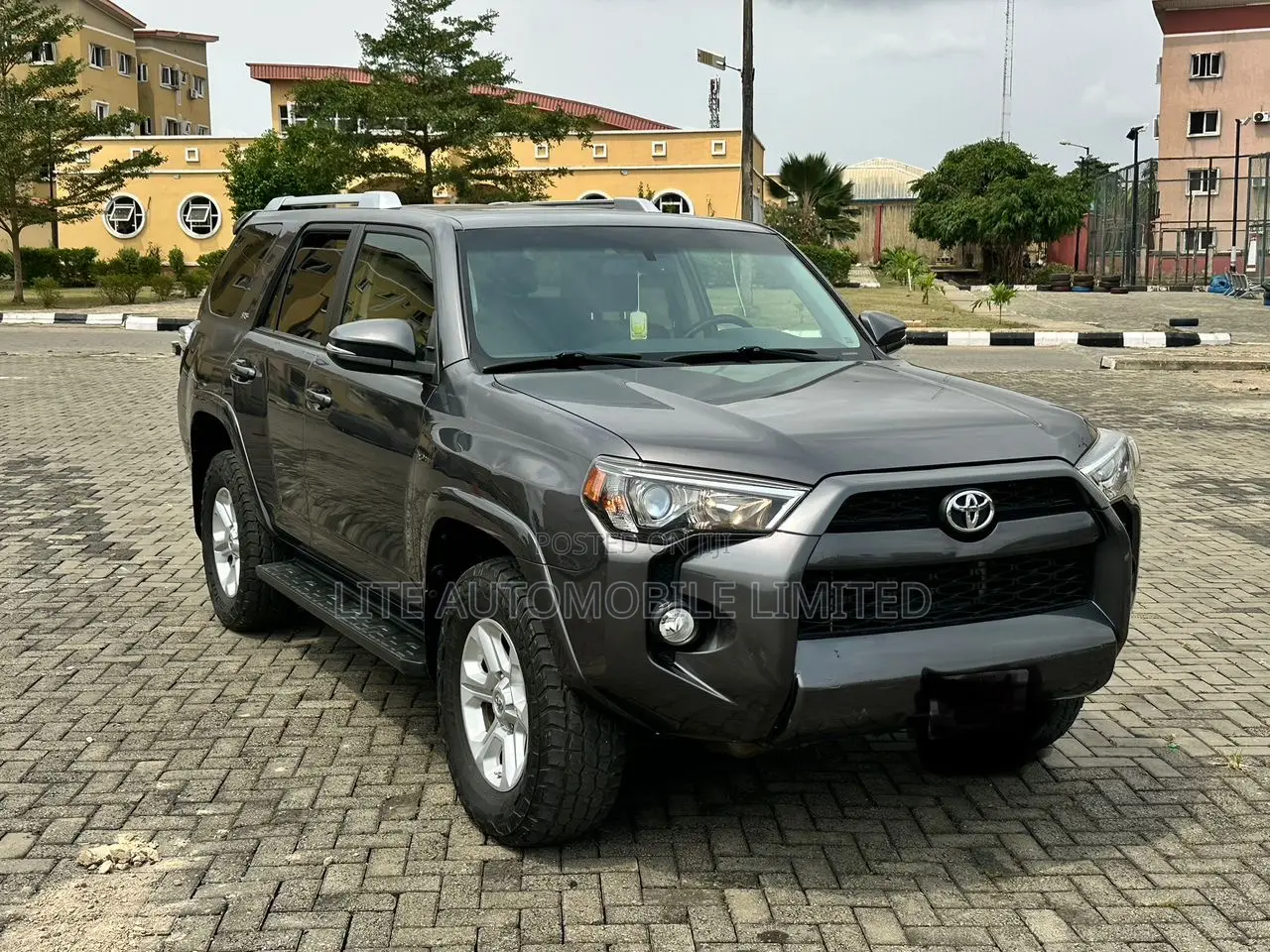 Toyota 4-Runner SR5 Premium 4dr SUV 4WD (4.0L 6cyl 5A) 2015 Gray