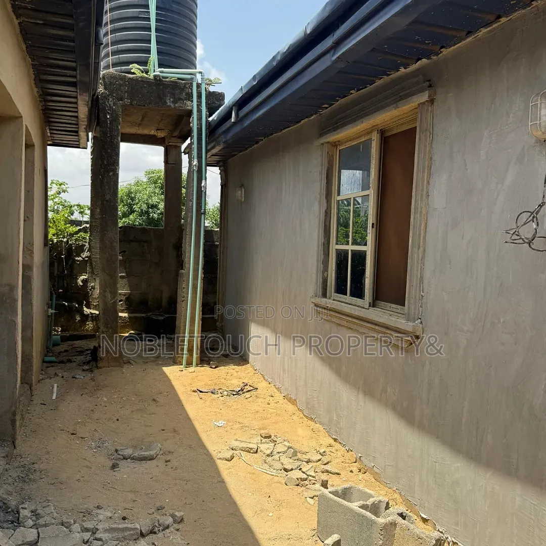 2bdrm Bungalow in Bomodeoku Along for sale