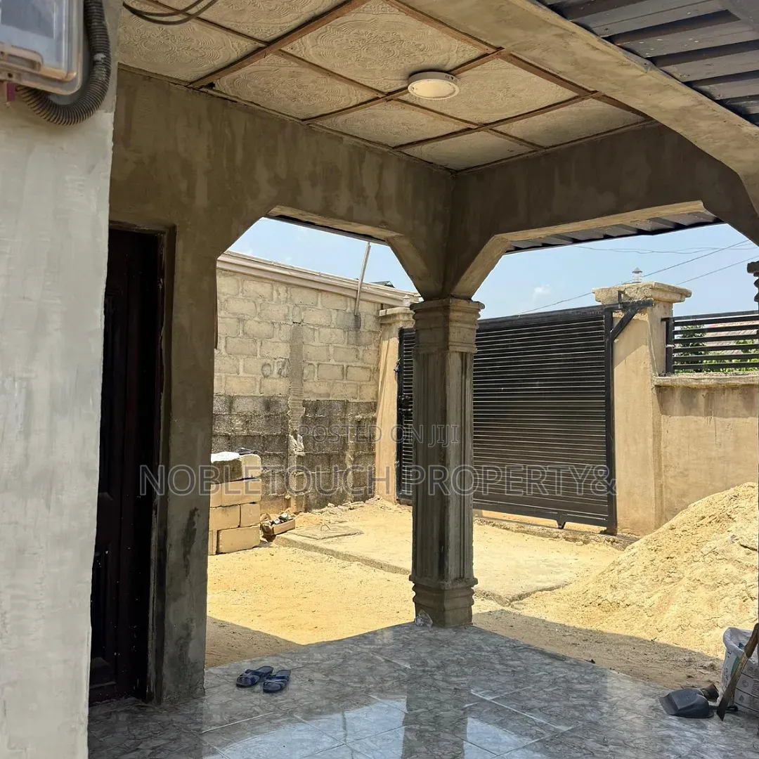 2bdrm Bungalow in Bomodeoku Along for sale