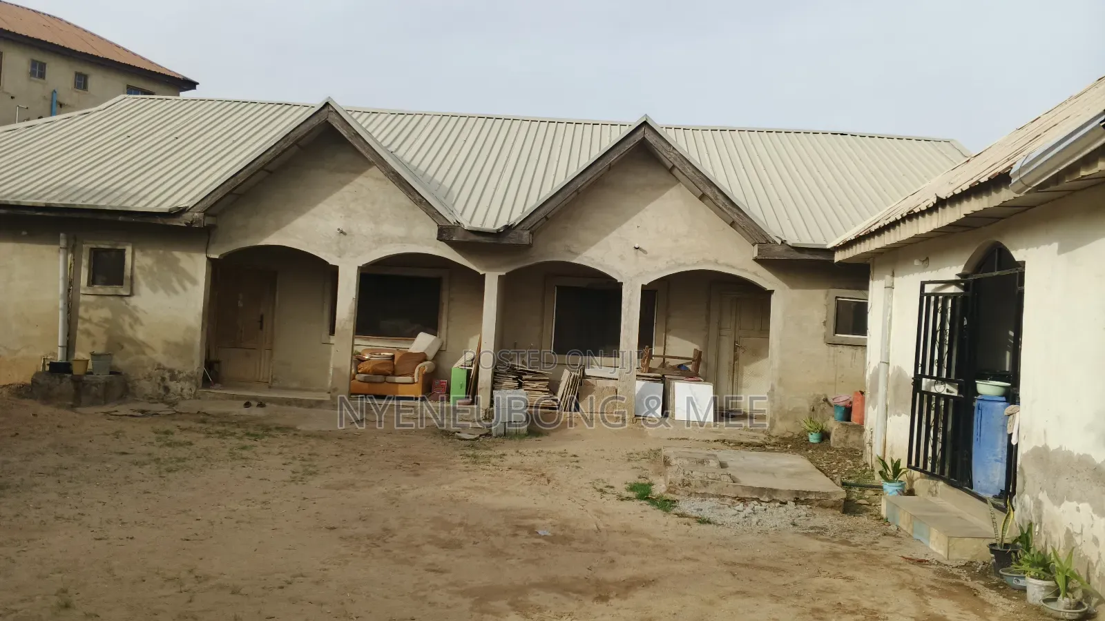 6bdrm Block of Flats in Karu for sale