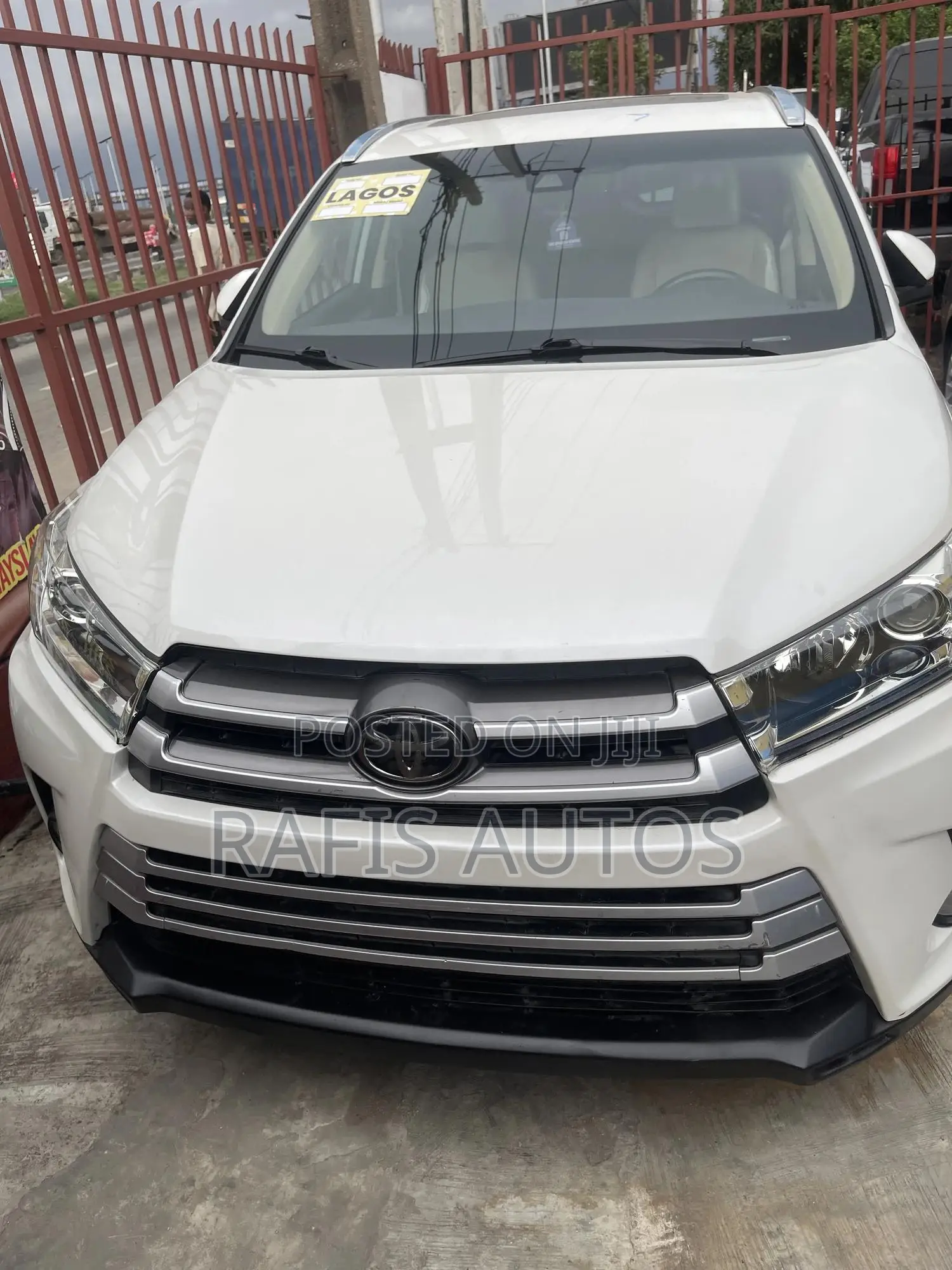 Toyota Highlander XLE 4x4 V6 (3.5L 6cyl 8A) 2018 White