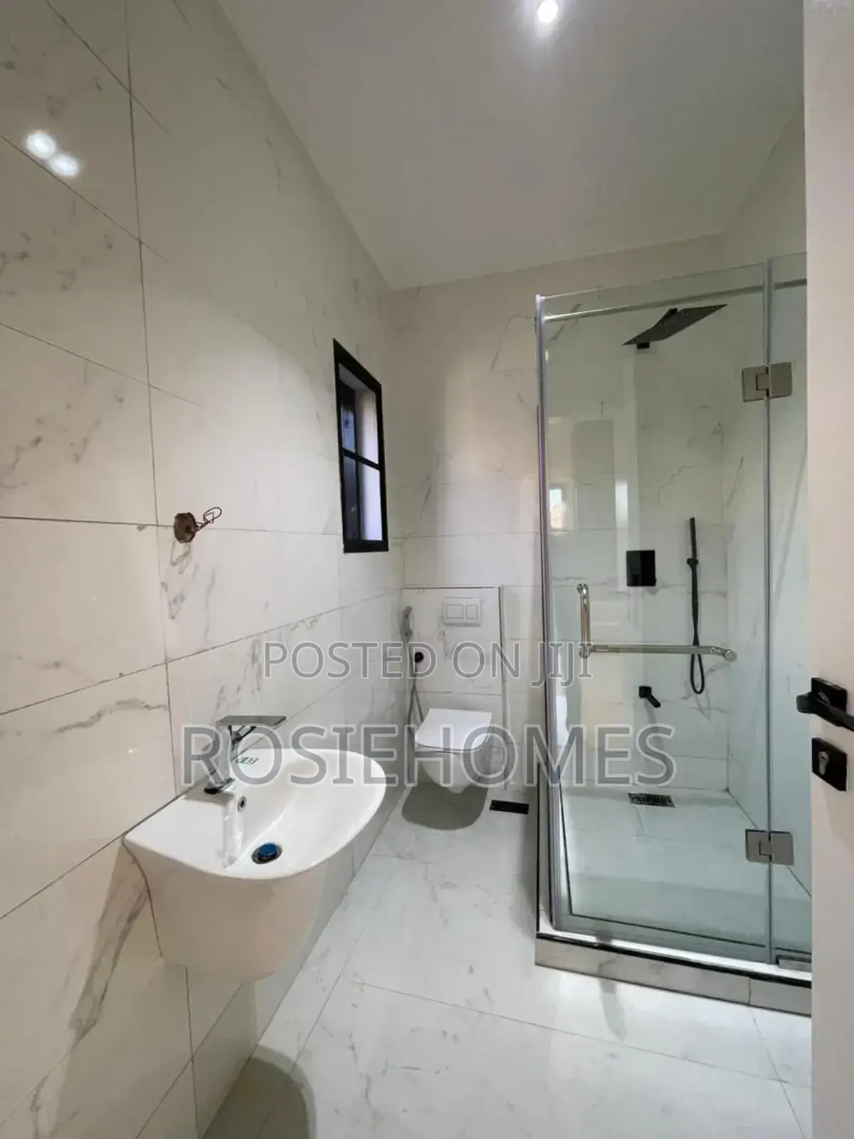 4bdrm Duplex in Light Estate, Lekki Phase 1 for rent