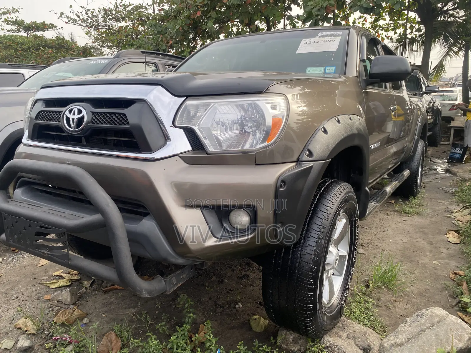 Toyota Tacoma Double Cab 4x4 4.0L V6 5-Speed Automatic 2013 Brown