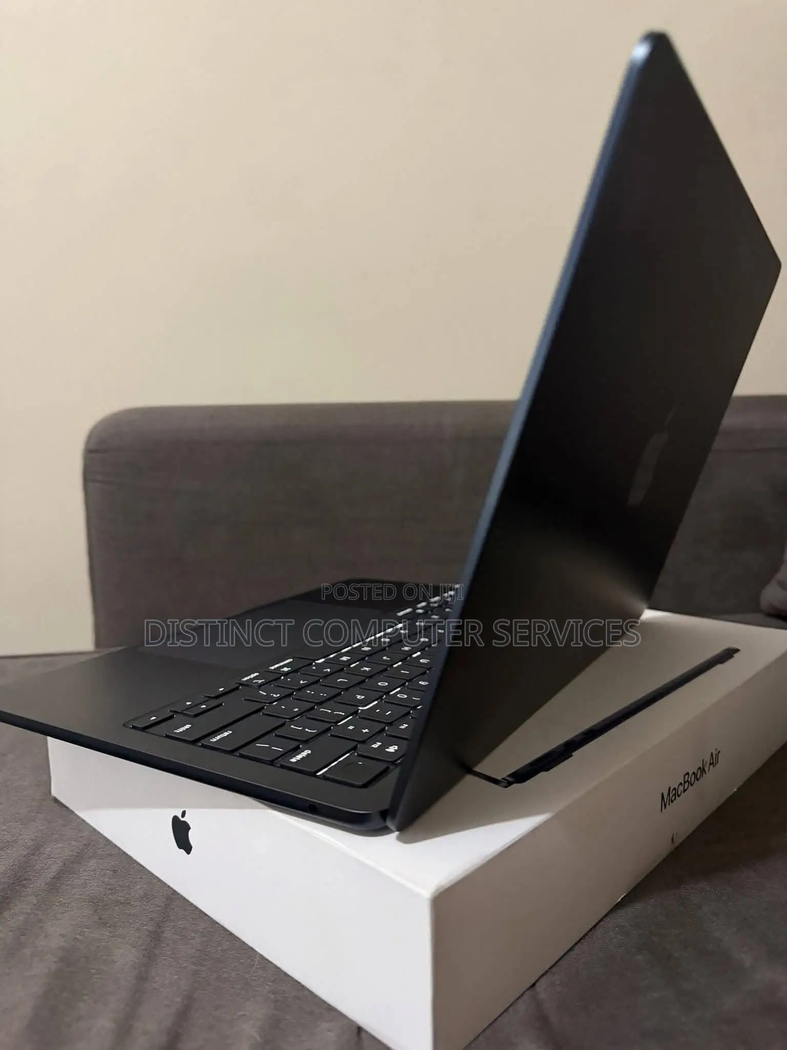 Laptop Apple MacBook Pro 2023 M2 16GB Apple M3 SSD 512GB