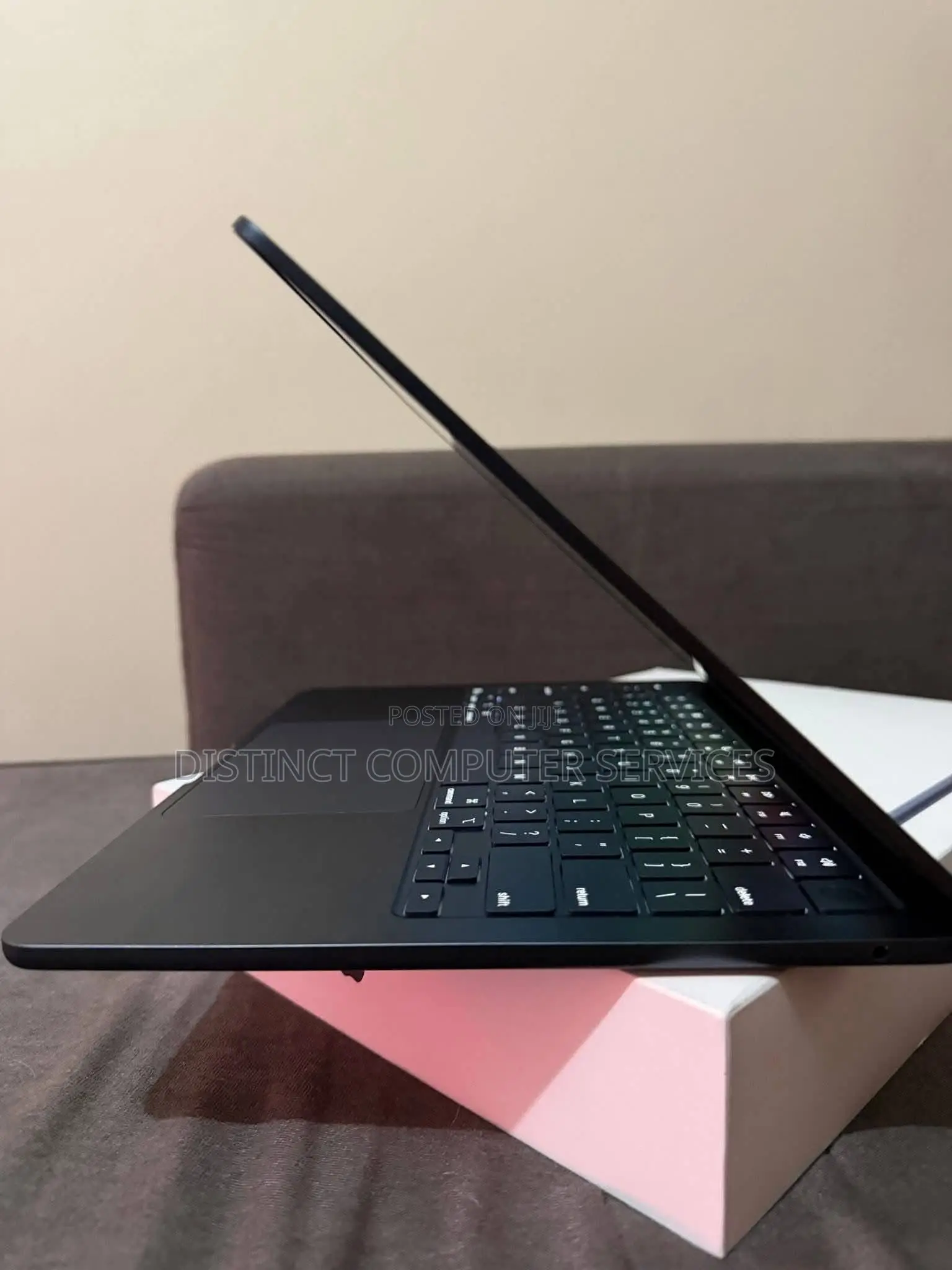 Laptop Apple MacBook Pro 2023 M2 16GB Apple M3 SSD 512GB