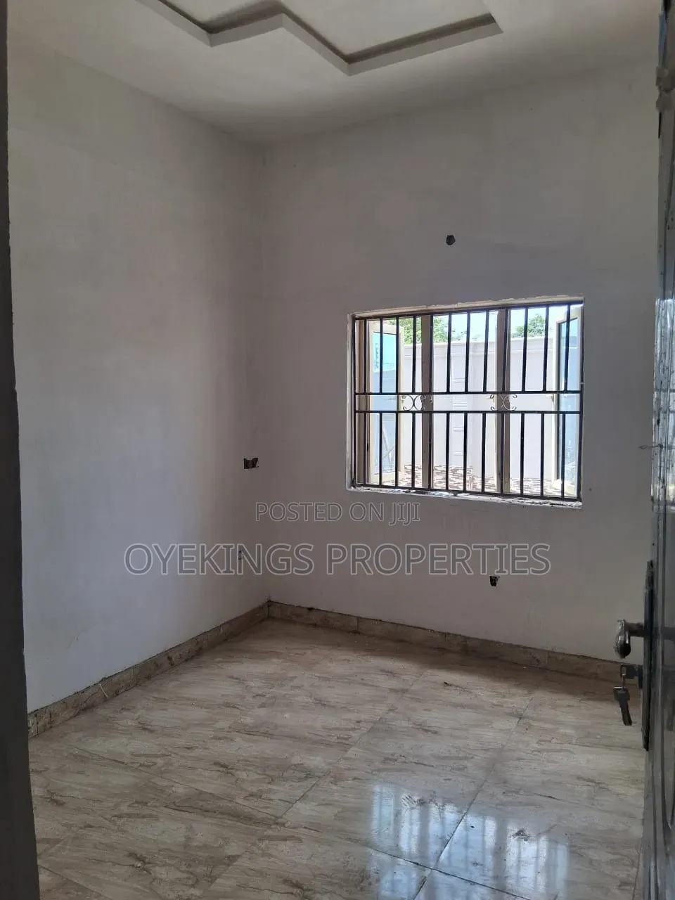 2bdrm Block of Flats in Tireadara, Akala Express for rent