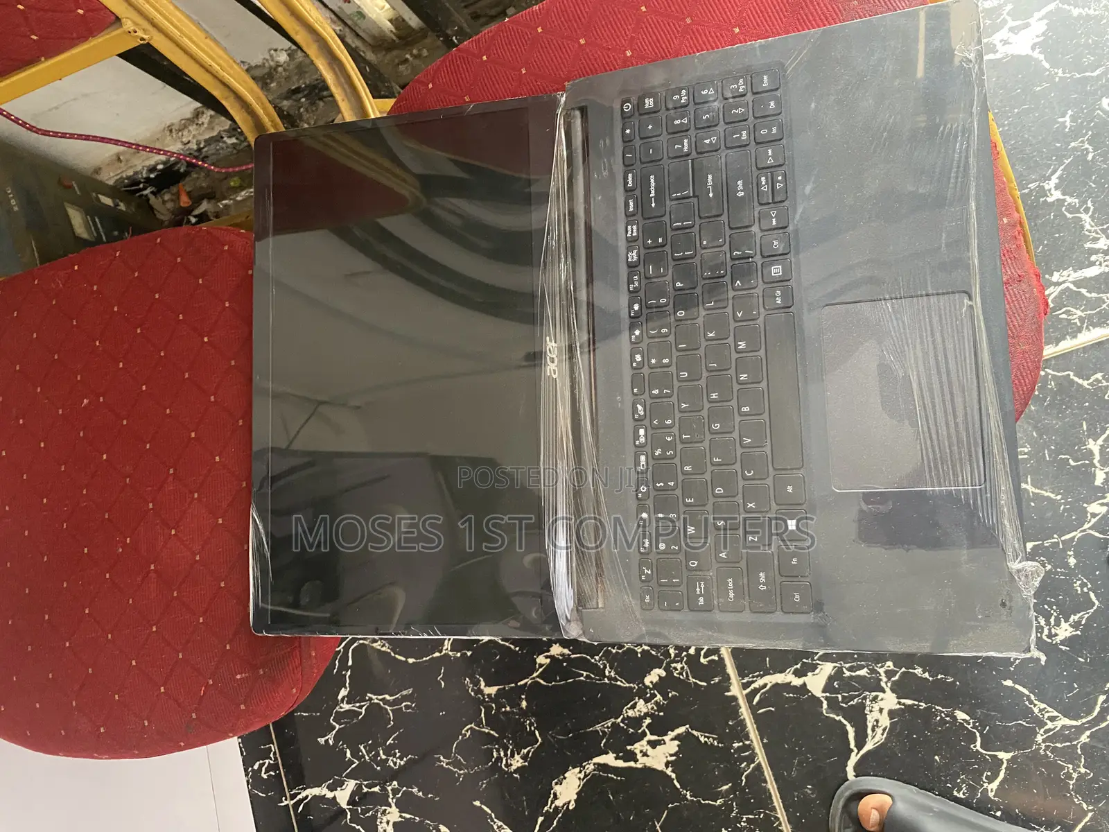 New Laptop Acer 8GB Intel SSHD (Hybrid) 320GB