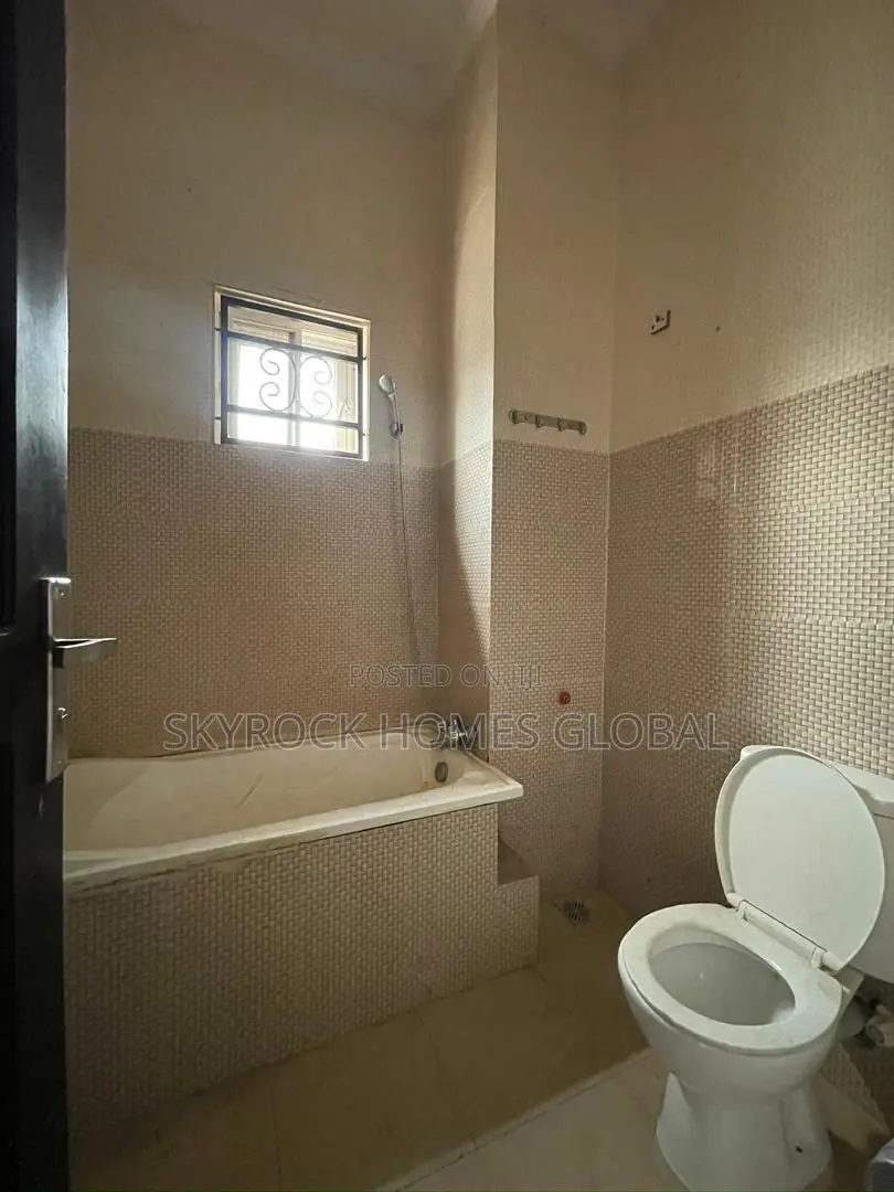 3bdrm Apartment in Agungi for rent