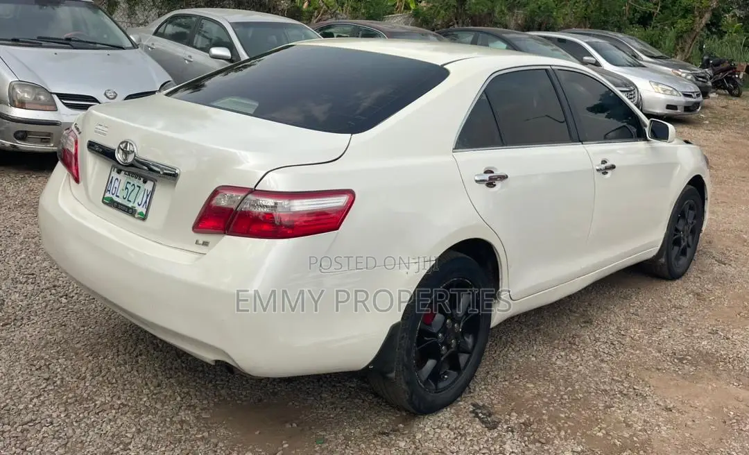Toyota Camry LE 4dr Sedan (2.4L 4cyl 5A) 2009 White