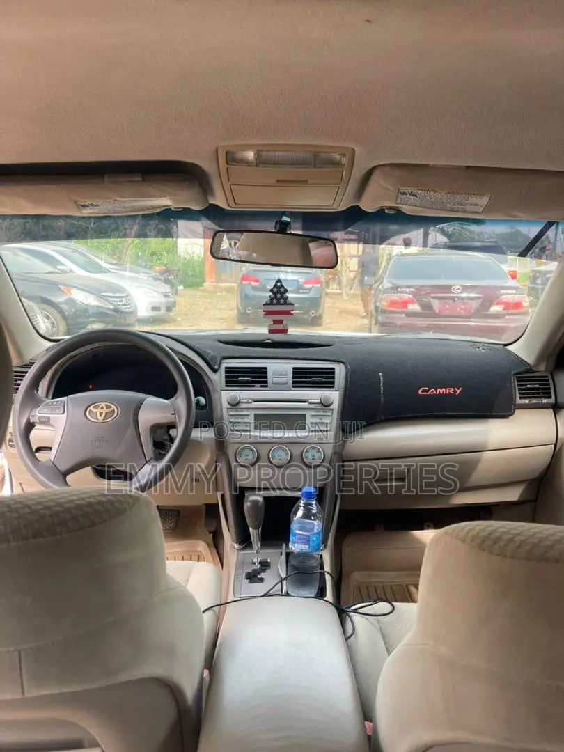 Toyota Camry LE 4dr Sedan (2.4L 4cyl 5A) 2009 White