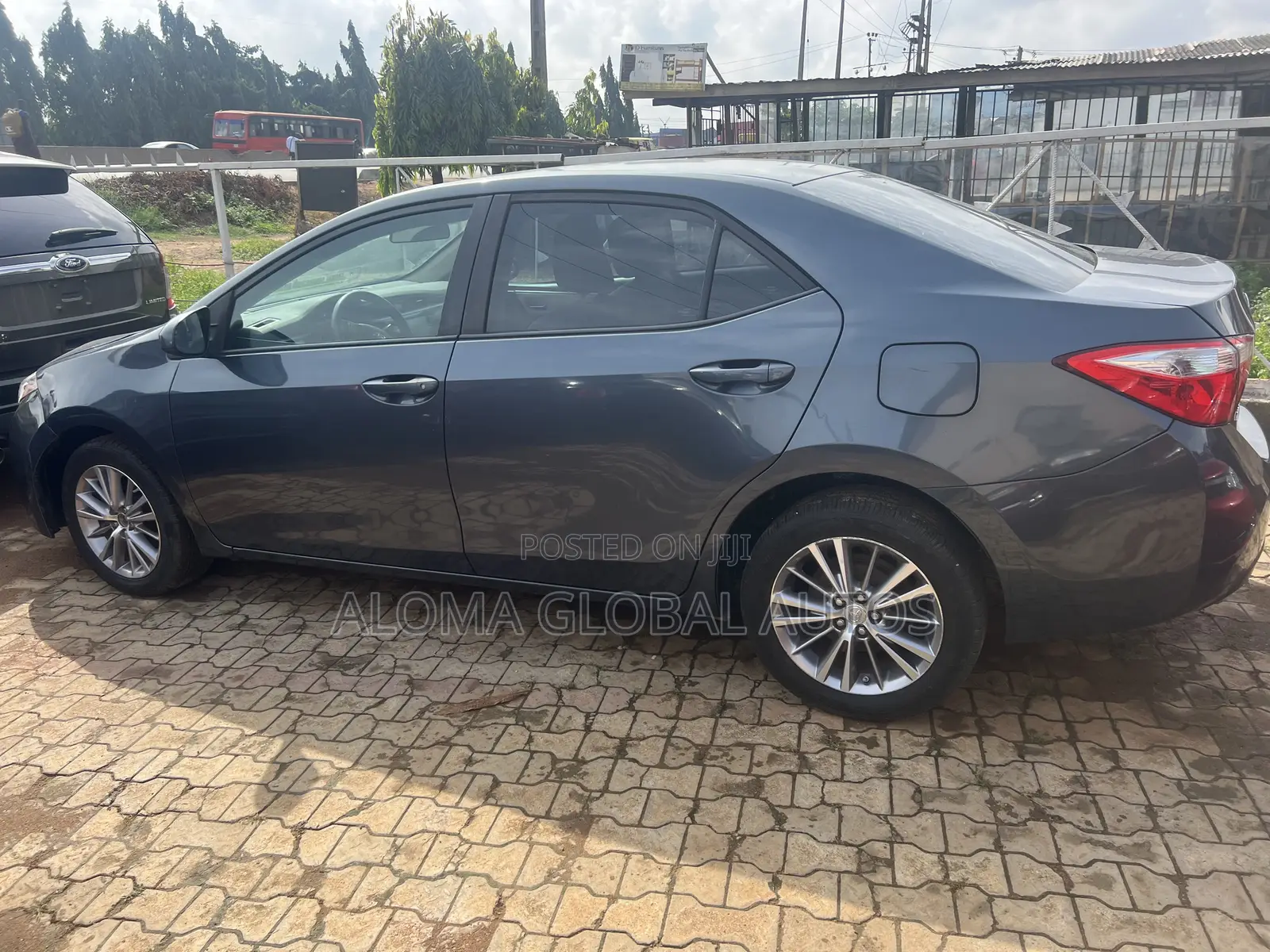 Toyota Corolla LE Eco Plus 4dr Sedan (1.8L 4cyl CVT) 2014 Gray