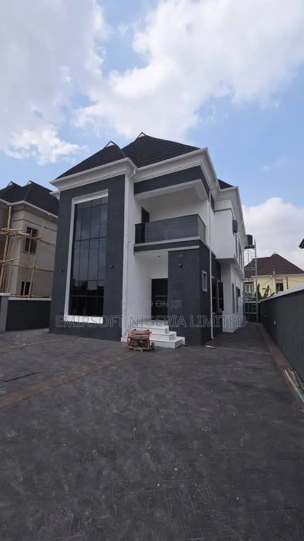 Furnished 4bdrm Duplex in Akobo for sale
