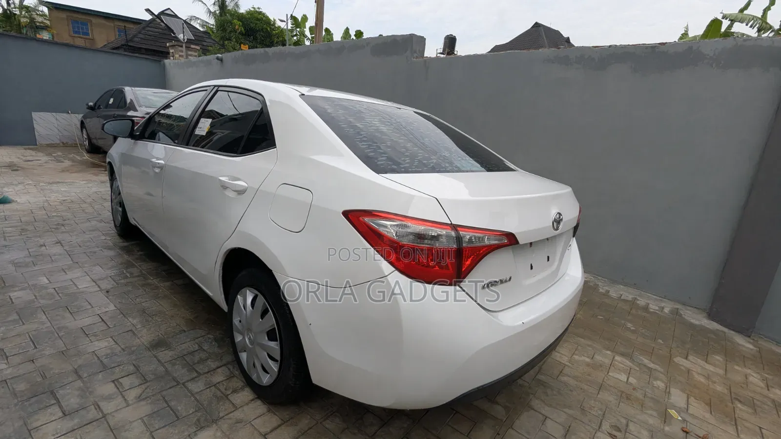 Toyota Corolla LE Eco 4dr Sedan (1.8L 4cyl CVT) 2014 White