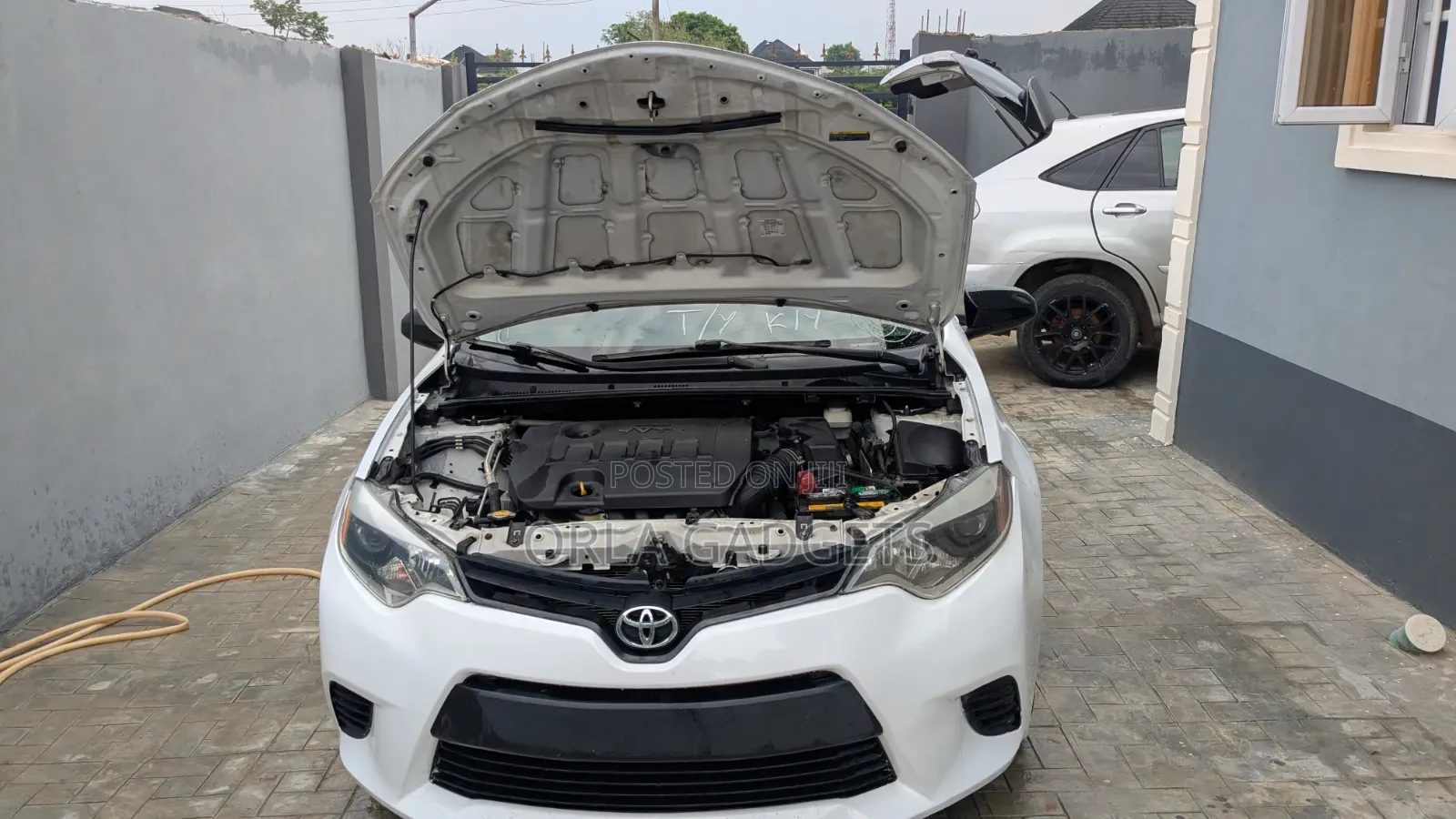 Toyota Corolla LE Eco 4dr Sedan (1.8L 4cyl CVT) 2014 White
