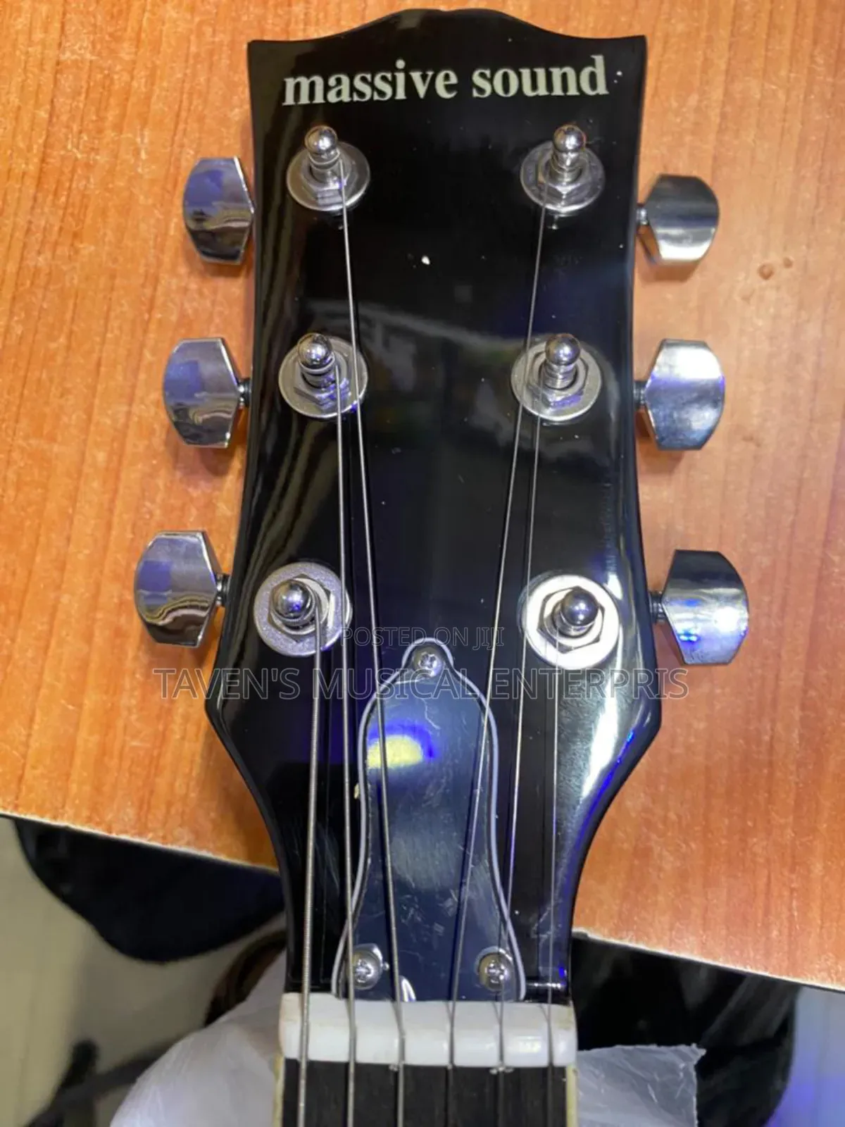 Massive Sound Electric Guitar