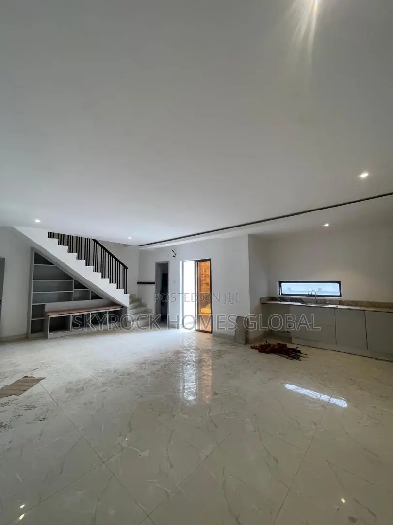2bdrm Maisonette in Ikate for sale