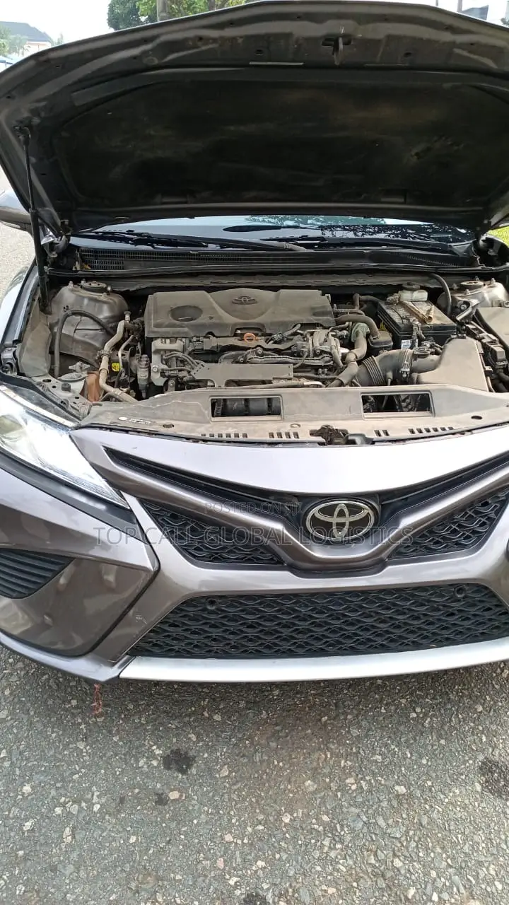 Toyota Camry XSE FWD (2.5L 4cyl 8AM) 2018 Gray