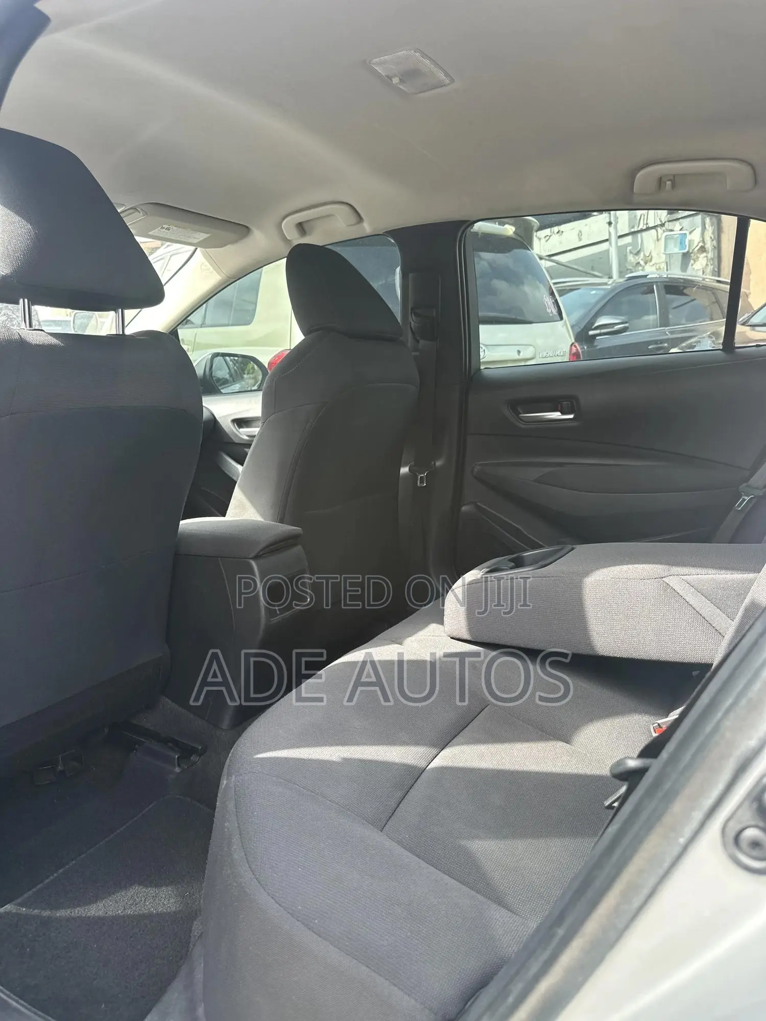 Toyota Corolla LE (1.8L 4cyl 2A) 2019 Silver