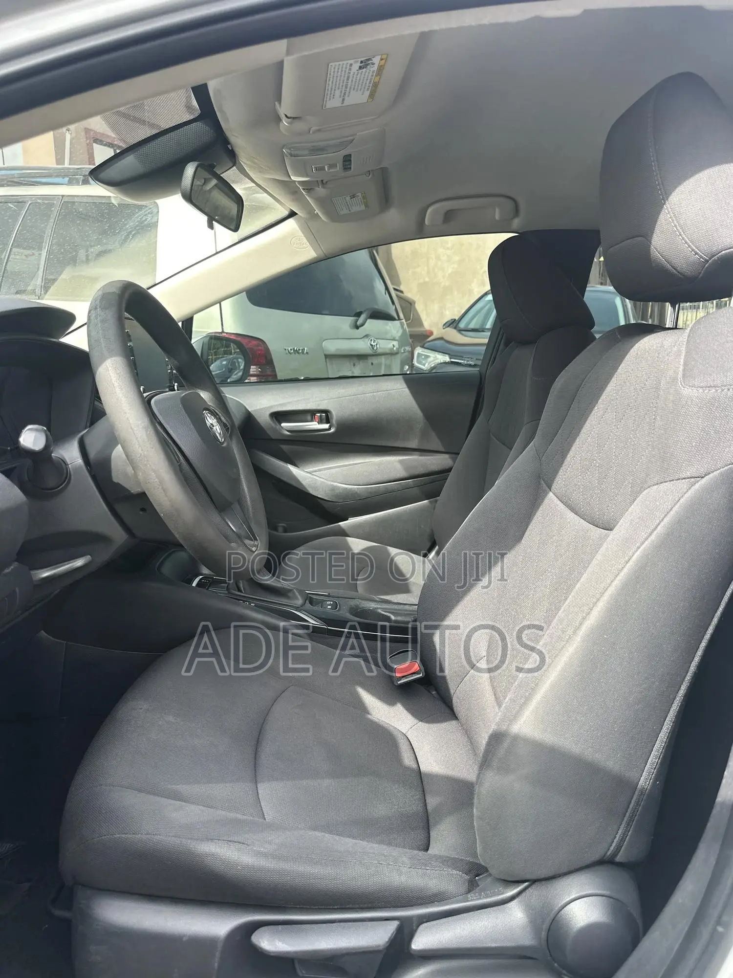 Toyota Corolla LE (1.8L 4cyl 2A) 2019 Silver