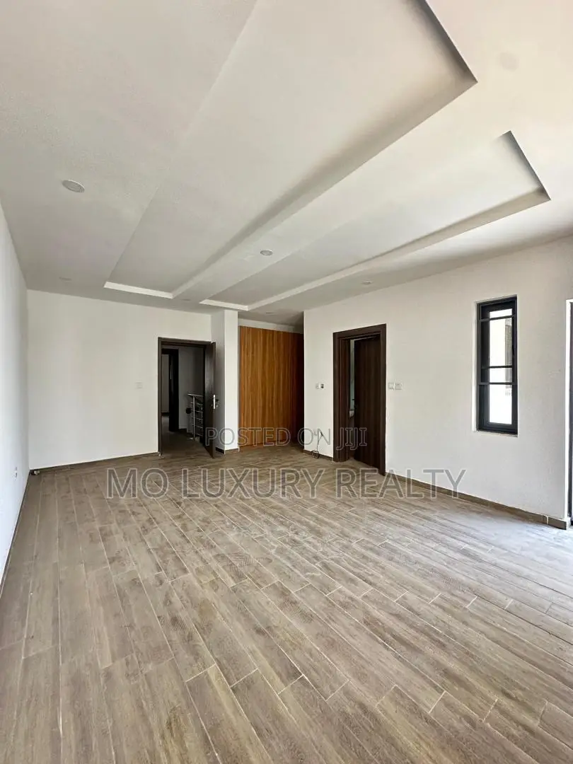 4bdrm Townhouse / Terrace in Ikate for rent