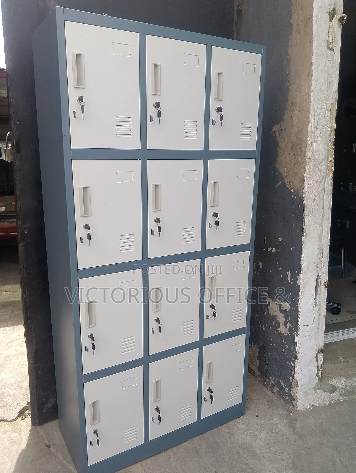12 Doors Wokers Lockers