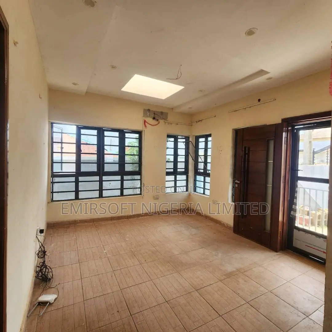 Furnished 4bdrm Bungalow in Akobo for sale