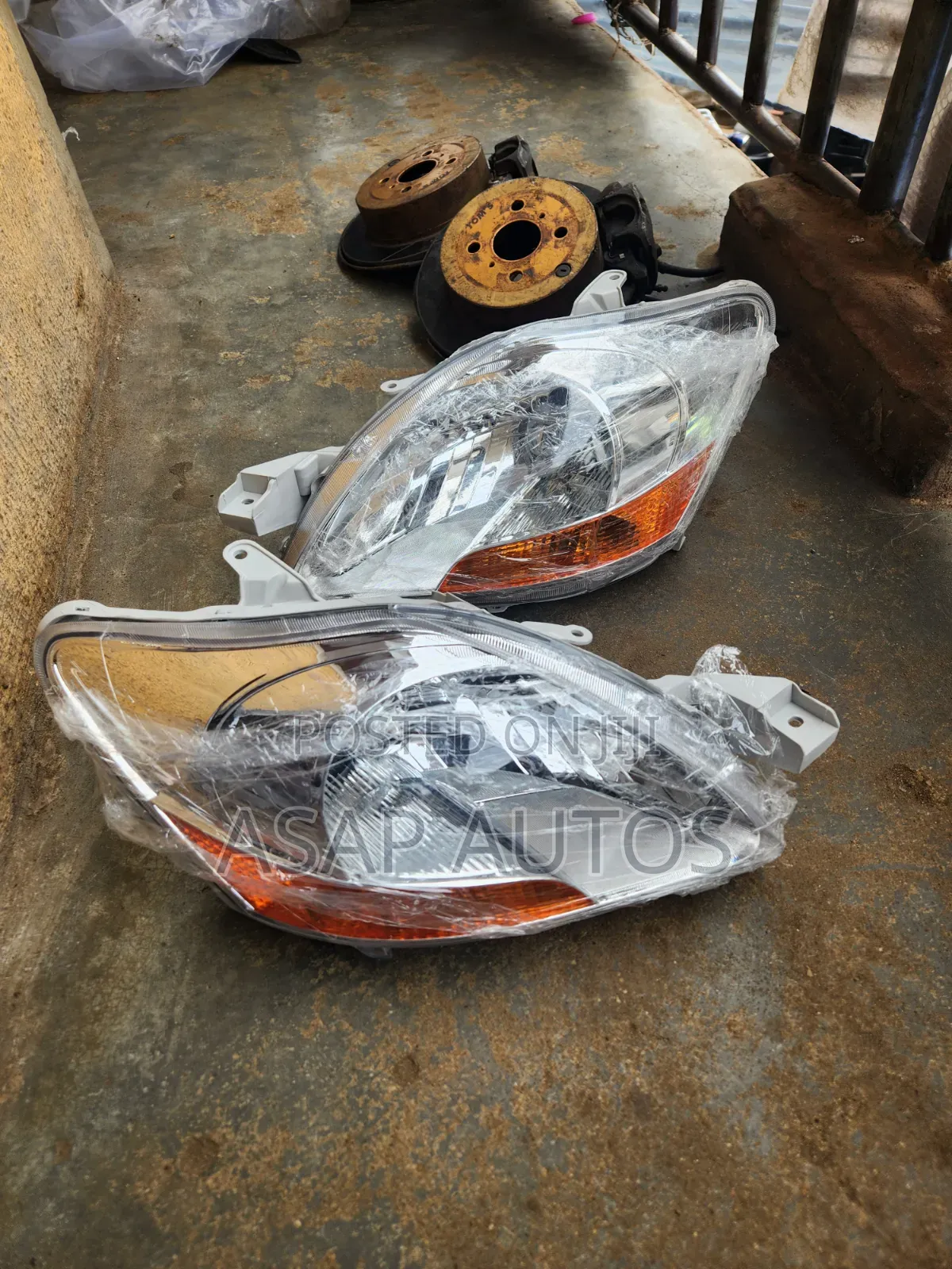 Headlamp for Toyota Yaris 2008