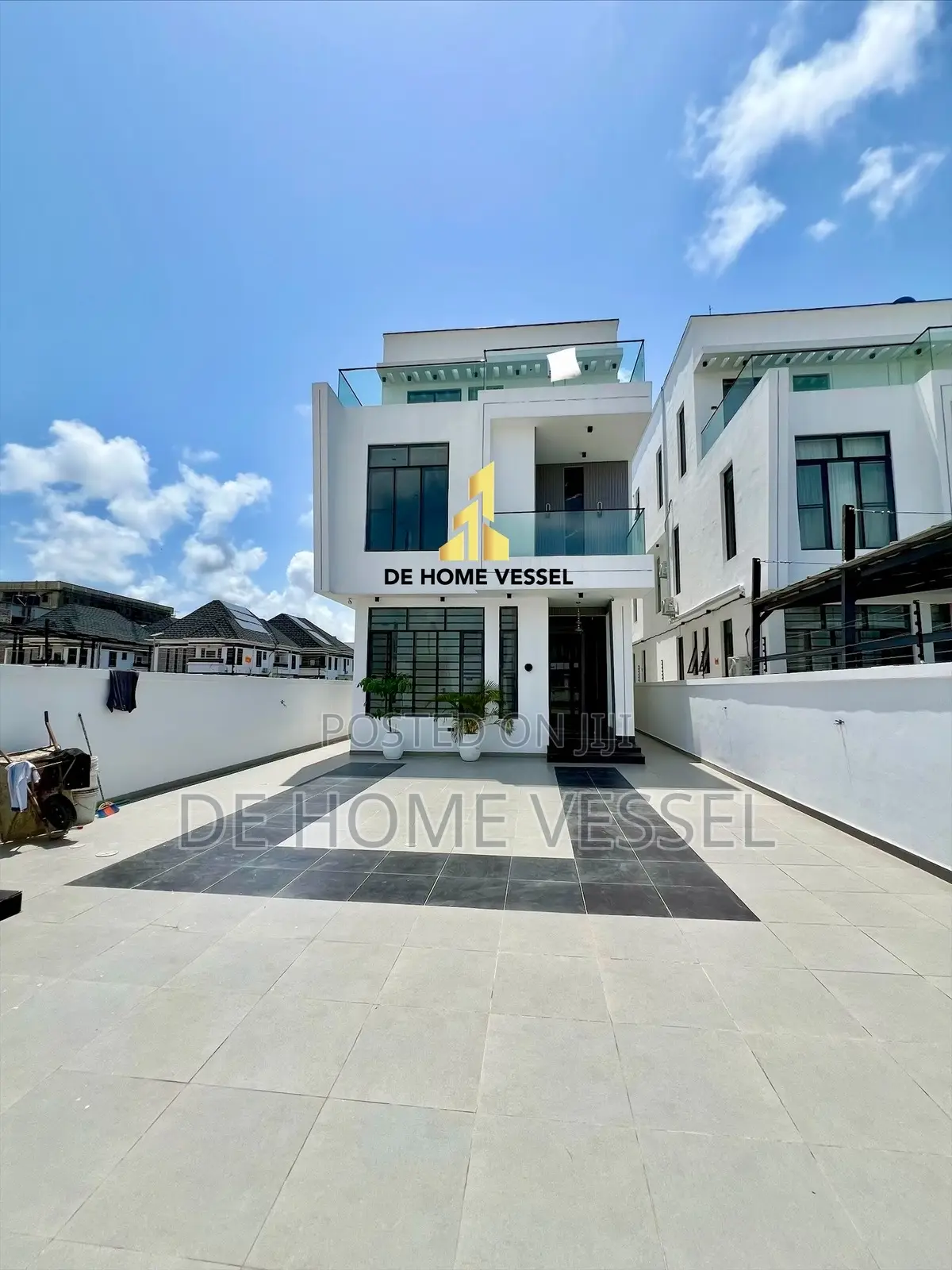 5bdrm Duplex in Lekki Phase 1 for sale