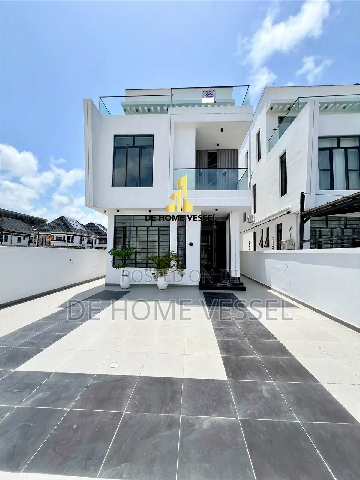 5bdrm Duplex in Lekki Phase 1 for sale