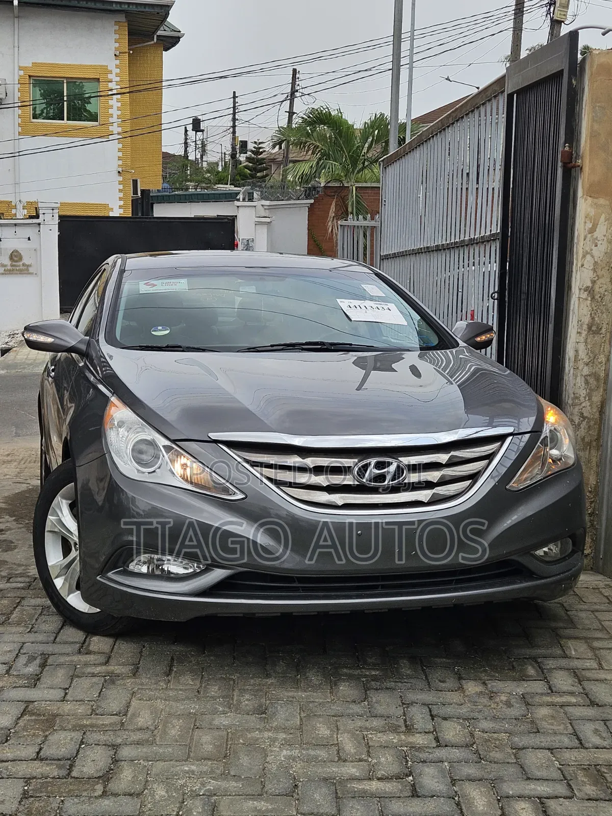 Hyundai Sonata Limited 2.0T Sedan (2.0L 4cyl 6A) 2011 Gray
