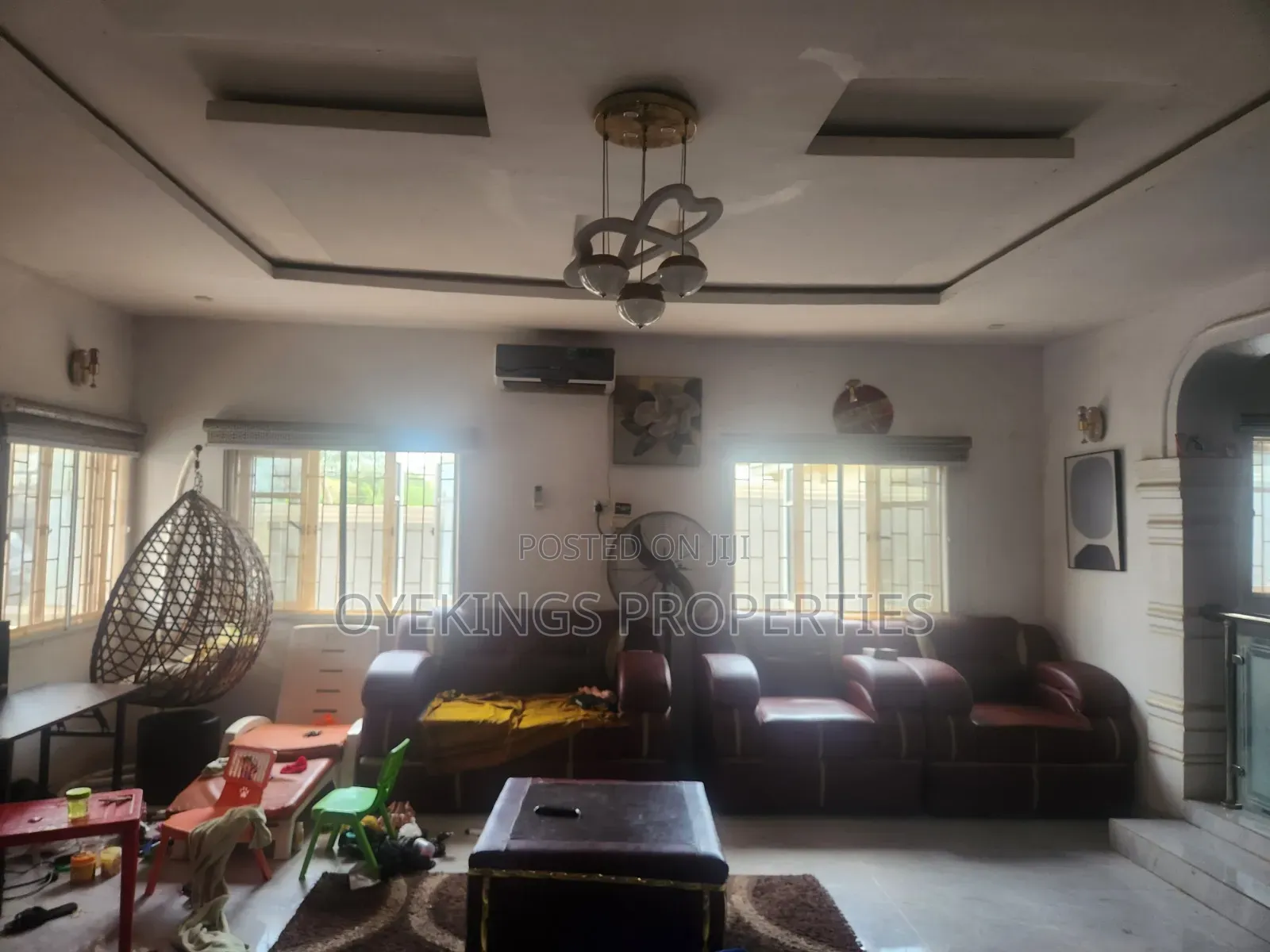 4bdrm Bungalow in Idishin Babajebu, Akala Express for sale