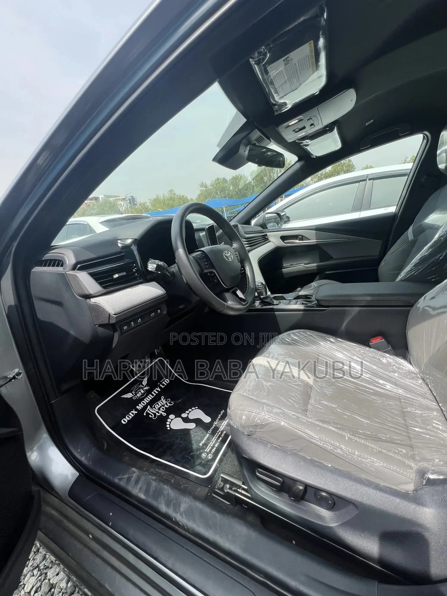 New Toyota Camry SE 2025 Gray