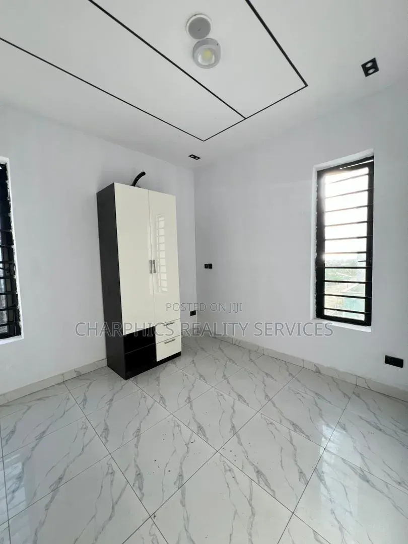 4bdrm Duplex in Off Lekki-Epe Expressway for sale