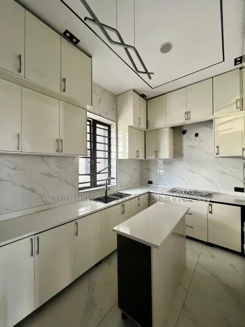 4bdrm Duplex in Off Lekki-Epe Expressway for sale