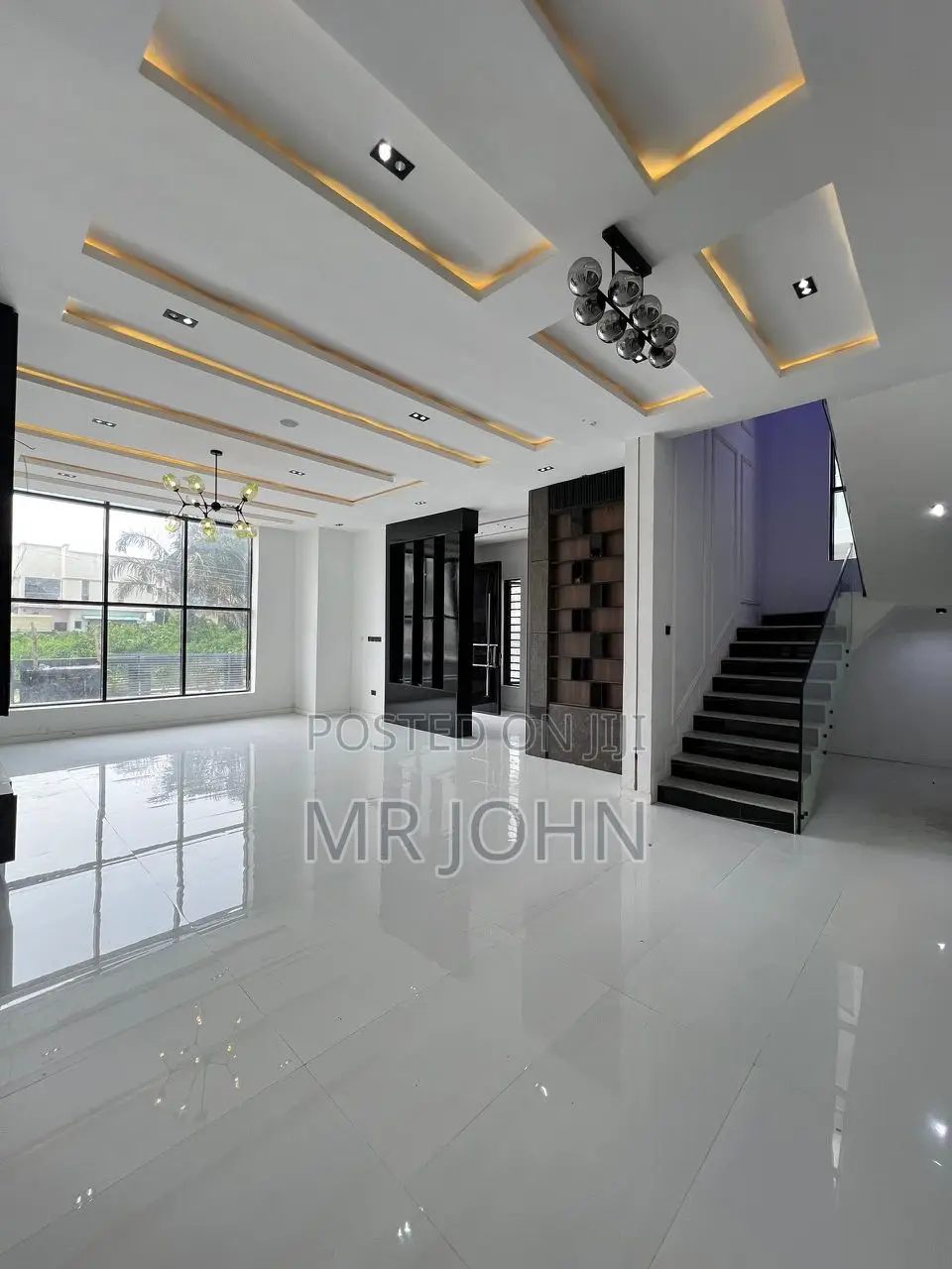 5bdrm Mansion in Mega Mound Estate, Lekki for sale