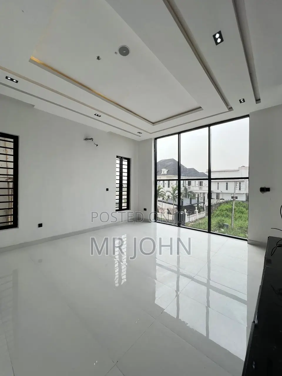5bdrm Mansion in Mega Mound Estate, Lekki for sale