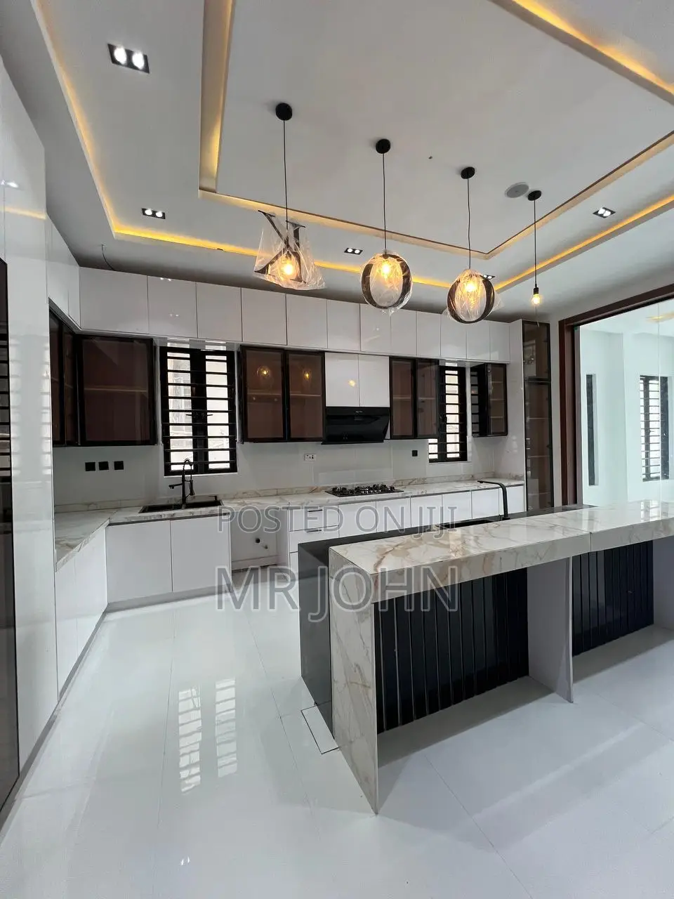 5bdrm Mansion in Mega Mound Estate, Lekki for sale