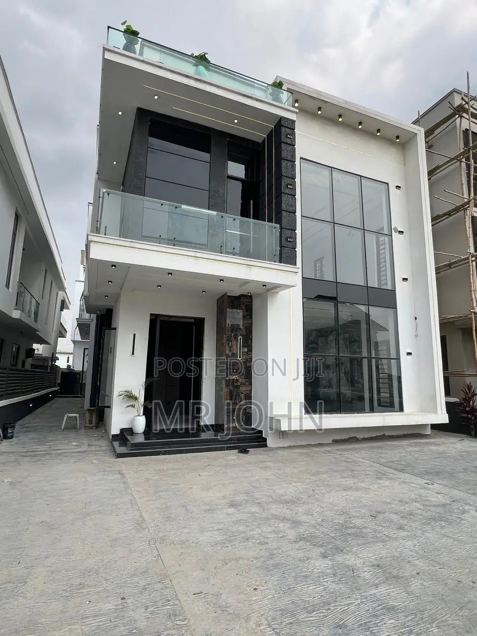 5bdrm Mansion in Mega Mound Estate, Lekki for sale