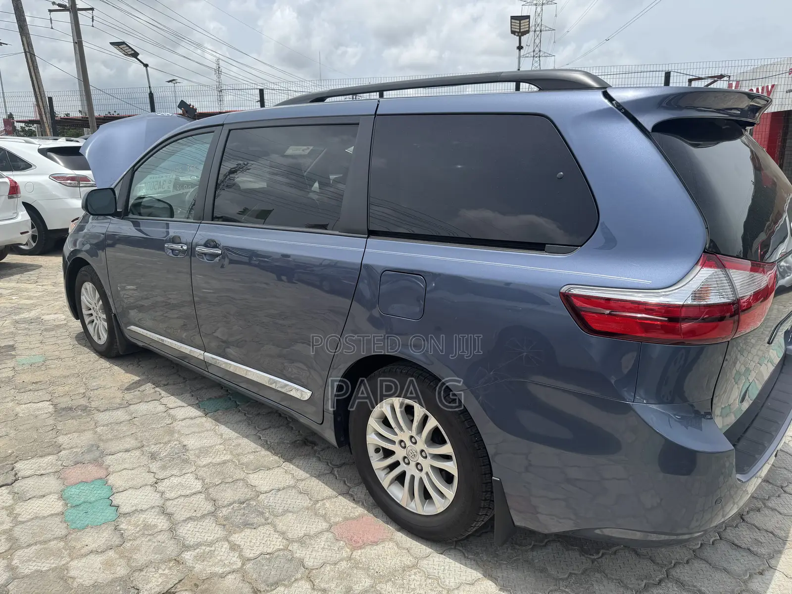 Toyota Sienna XLE 7-Passenger 4dr Minivan AWD (3.5L 6cyl 6A) 2015 Blue