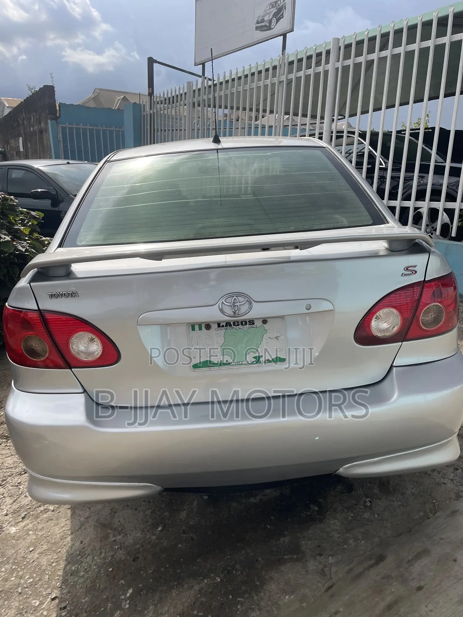 Toyota Corolla LE 2005 Silver