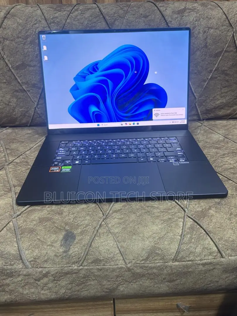 Laptop Asus ProArt PX13 32GB AMD Ryzen 9 SSD 1T
