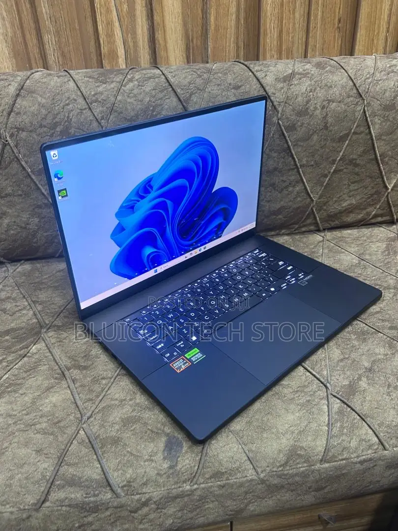 Laptop Asus ProArt PX13 32GB AMD Ryzen 9 SSD 1T
